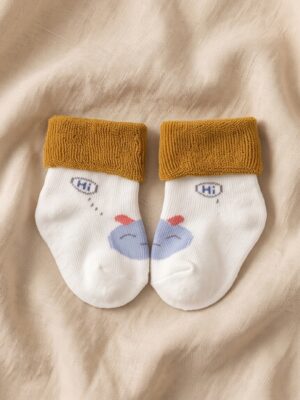 Tiny toes white